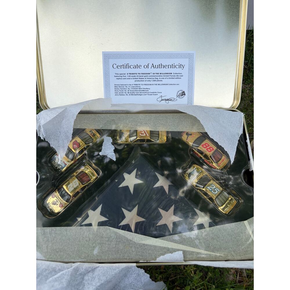 1/64TH armed  Forces Gold 5 car set brand NEW!!!!!
